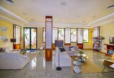 Others 4 Hotel Mainake