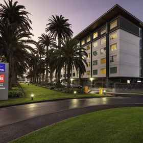 Primary image 1 イビスオークランドエレルズリー, キャンベルズ ベイ ホテル