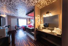 Others 6 Villager Lodge