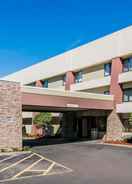 Imej utama Quality Inn & Suites Warren - Detroit