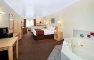 Others 2 Inn at Lander, Travelodge by Wyndham