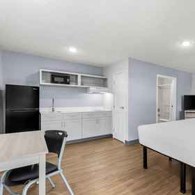 Primary image1Suburban Studios Lakeland North I-4,Joker Marchant Stadium飯店