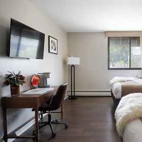 Primary image1The Andrew Hotel,939 Port Washington Blvd飯店