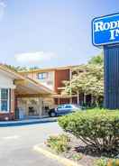 Imej utama Rodeway Inn Huntington Station - Melville