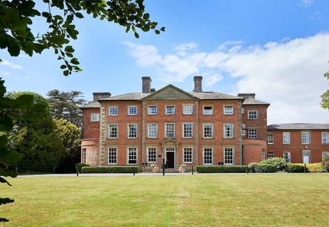 Lain-lain Ansty Hall