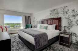The Grove Hotel, 10.353.181 VND
