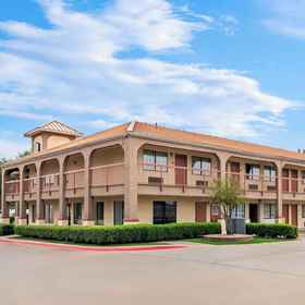 Primary image 1 Super 8 by Wyndham Grand Prairie Southwest, University of Texas at Arlington Hotels