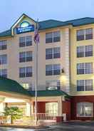 Imej utama Days Inn & Suites by Wyndham Tucker/Northlake