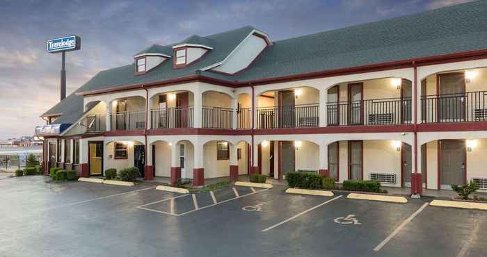 Others Travelodge Inn & Suites by Wyndham Norman