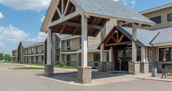 Khác Quality Inn & Suites