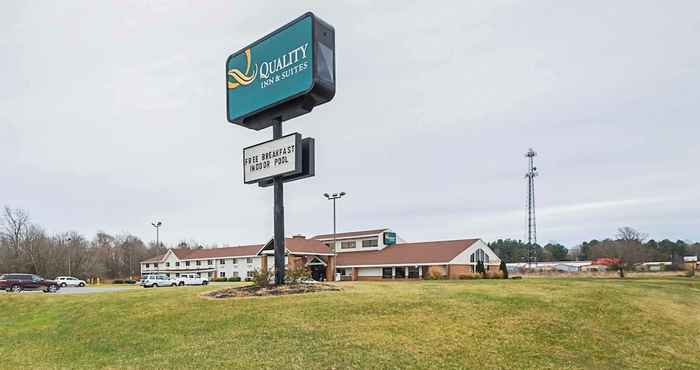 Khác Quality Inn and Suites