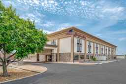 Hampton Inn Collinsville, Rp 3.103.429