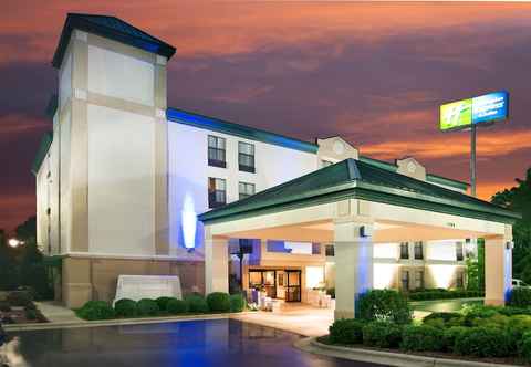 Others Holiday Inn Express Fort Bragg, an IHG Hotel