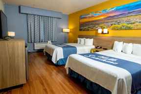Days Inn & Suites by Wyndham Houston North/Aldine