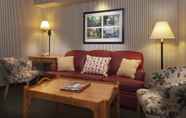 Lain-lain 6 Williamsburg Woodlands Hotel & Suites