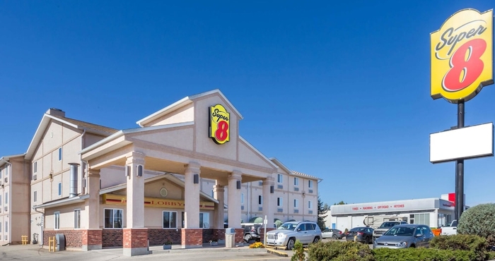 อื่นๆ Super 8 by Wyndham Moose Jaw SK