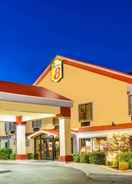 Imej utama Super 8 by Wyndham Morristown/South