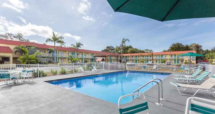 Others Super 8 by Wyndham Sarasota Near Siesta Key