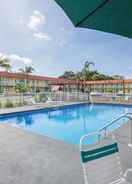 Imej utama Super 8 by Wyndham Sarasota Near Siesta Key