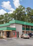 Imej utama Super 8 by Wyndham Columbia SC / Ft. Jackson