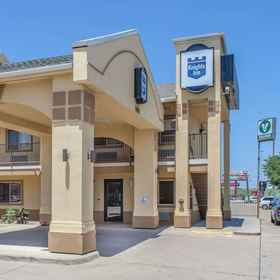 Primary image1森林山丘騎士飯店,Texas Wesleyan University baseball field飯店