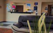 อื่นๆ 2 Days Inn & Suites by Wyndham Kaukauna WI