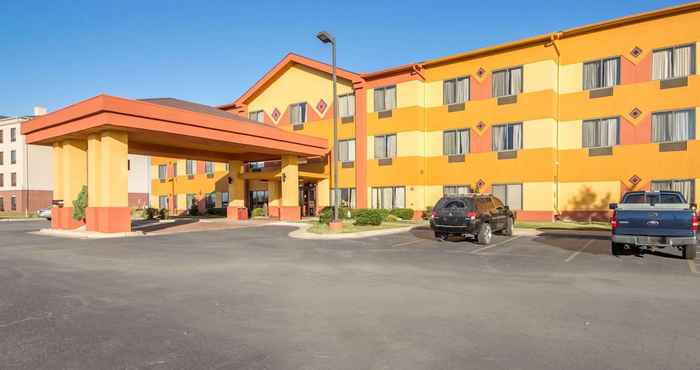 Lain-lain Quality Inn & Suites MidAmerica Industrial Park Area