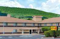 Others Super 8 by Wyndham Burnham/Lewistown