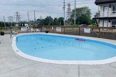 Lain-lain Falls Lodge by the Falls