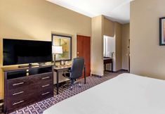 Others 6 Comfort Suites