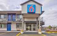 Others 6 Motel 6 Oshkosh, WI