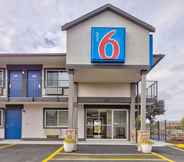 Others 6 Motel 6 Oshkosh, WI