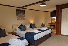 Others 7 Sparkford Inn