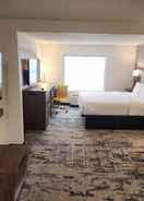 Imej utama La Quinta Inn & Suites by Wyndham Milwaukee SW New Berlin