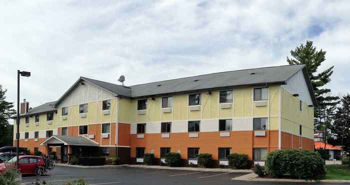 Others Days Inn & Suites by Wyndham Traverse City