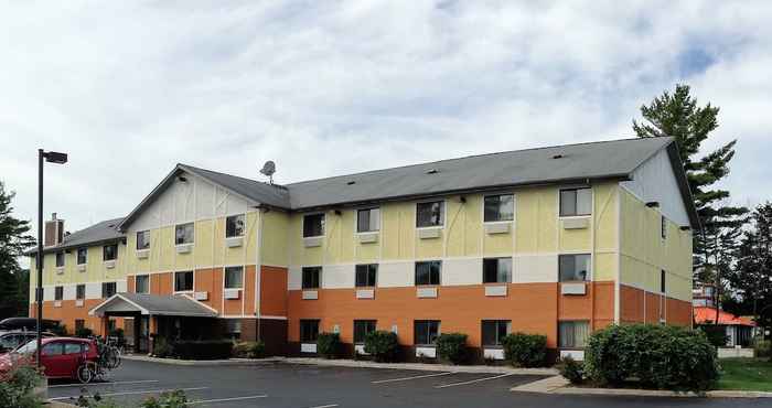 Others Days Inn & Suites by Wyndham Traverse City