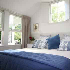 Imej utama 1 Arrowtown Lodge, Glendhu Bay Hotels