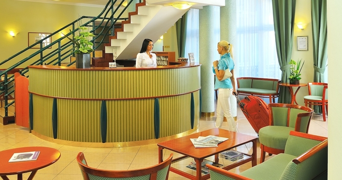 Khác Baross City Hotel