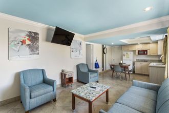 Khác 4 Plaza Beach Hotel Beachfront Resort