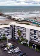 Imej utama La Quinta Inn & Suites by Wyndham Cocoa Beach Oceanfront