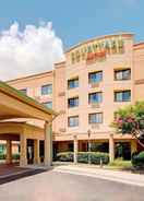 Imej utama Courtyard by Marriott Roanoke Airport