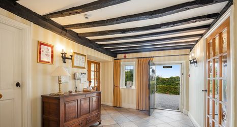 อื่นๆ 2 Castle of Comfort Hotel & Restaurant