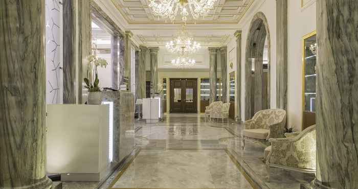 อื่นๆ Aleph Rome Hotel Curio Collection by Hilton