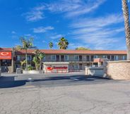 Others 6 Econo Lodge Inn & Suites Escondido Downtown