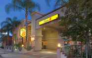 Others 5 Super 8 by Wyndham North Hollywood