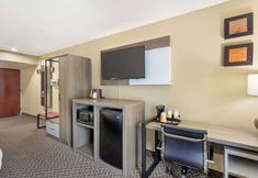 其他 6 Comfort Inn And Suites