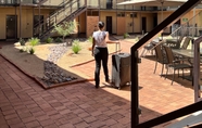 Others 4 Stay at Alice Springs Hotel