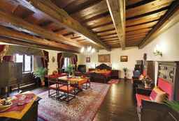 Hotel Ruze, 3.176.632 VND