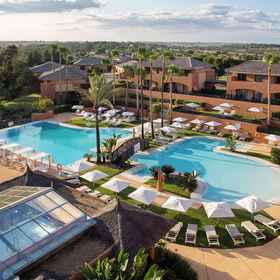 Primary image 1 더블트리 바이 힐튼 이슬란티야 비치 골프 리조트, 베로칼 호텔