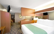 อื่นๆ 7 Microtel Inn & Suites by Wyndham Cherokee